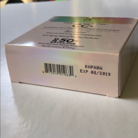 It Cosmetics CC+ Illumination Powder - Picture 5 of 6